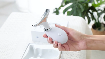 RadiantLift™ Anti-Aging Facial Device™